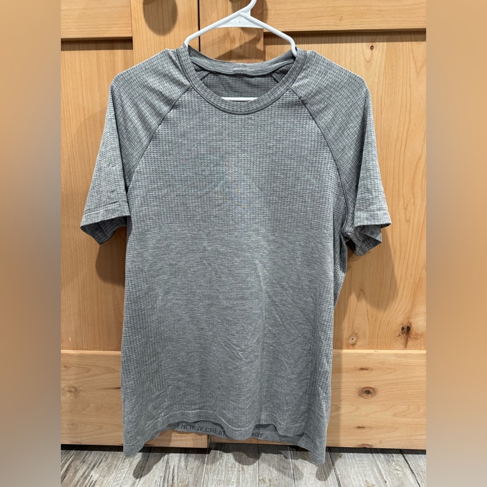 Lululemon metal vent tech tshirt